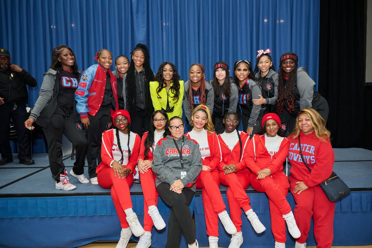 Dallas Isd Rinde Homenaje A La Mujer M S R Pida Del Mundo E Inaugura