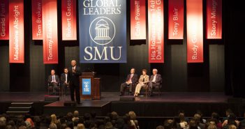 Colin Powell inspiró a los jóvenes con su plática en la Universidad de SMU