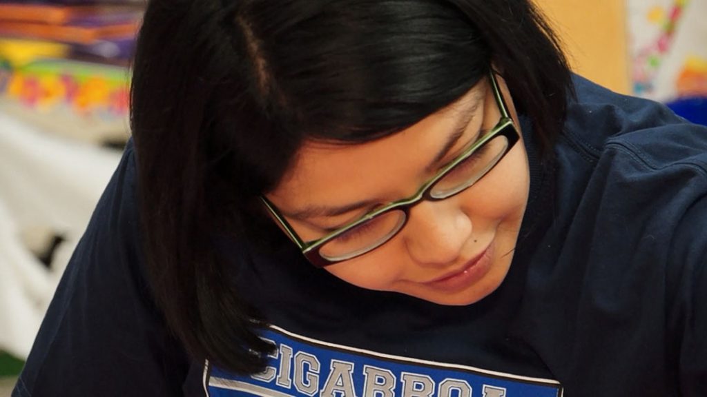 Cigarroa Elementary volunteer Danae Gutierrez 'puts her heart into everything' (video) | The Hub