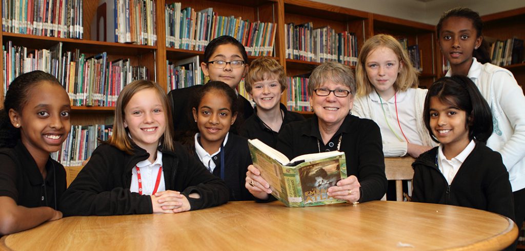 Longtime Travis Academy librarian is Dallas ISD&#8217;s Librarian of the Year