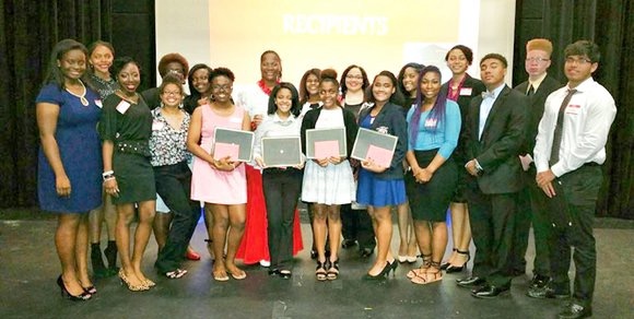 11 Dallas ISD students receive $10,000 in scholarships from nation’s largest African-American sorority