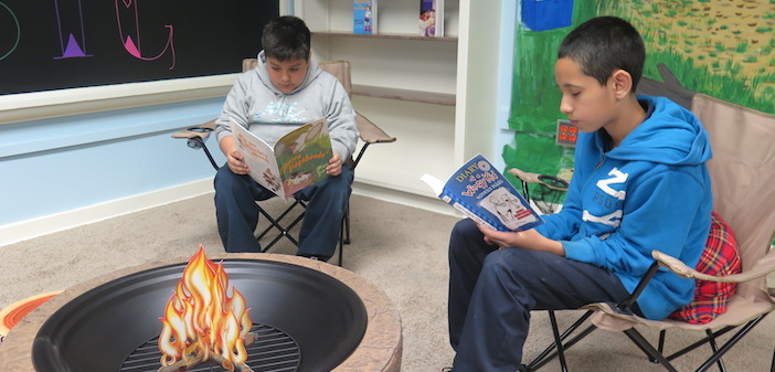 Se inaugura salón de lectura Ben Carson en Dallas ISD que ayuda a fomentar la alfabetización