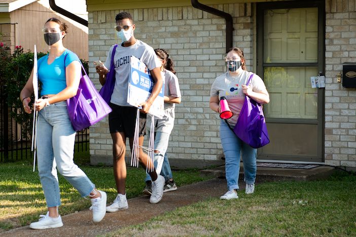 High school students organized census block walk with Dallas County Counts to help ensure their futures at Oct. 31 census deadline approaches
