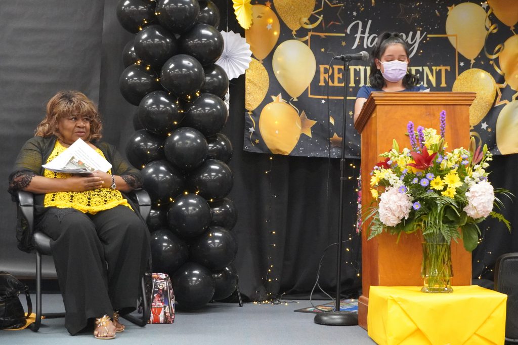 Maestra de L. O. Donald Elementary School se jubila luego de 51 años de carrera