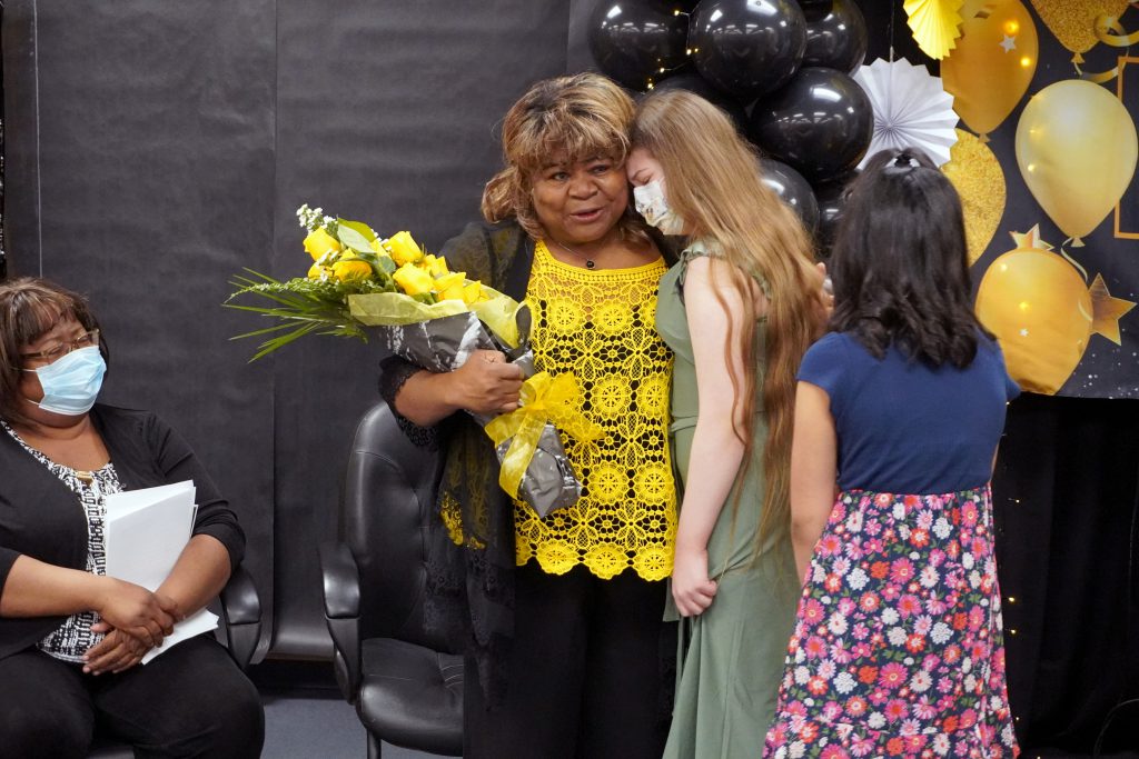 Maestra de L. O. Donald Elementary School se jubila luego de 51 años de carrera