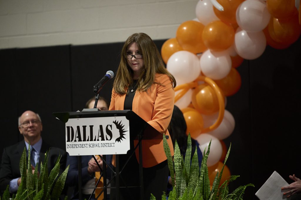 North Dallas High School celebra 100 años formando líderes