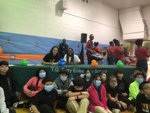 Dallas ISD Hall of Fame member, Dallas Wings help kick off reading competition