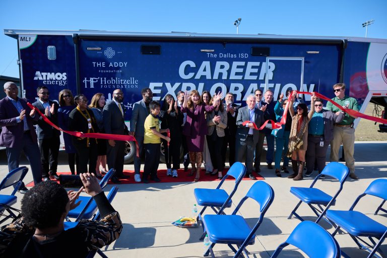 Dallas ISD and Dallas Education Foundation launch Career Exploration Mobile Lab